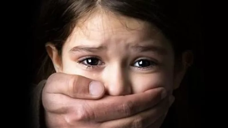 «جريمة هزت بلبيس».. شاب يعتدي على صغيرة ويصيبها بعينيها حتى لا تكشفه