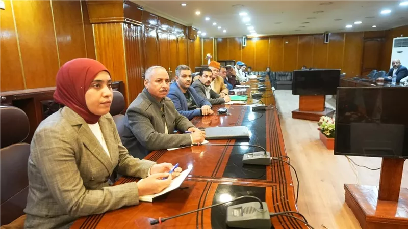 محافظ أسيوط يبحث مع كاريتاس مصر مبادرات الجمعيات الأهلية الشريكة 