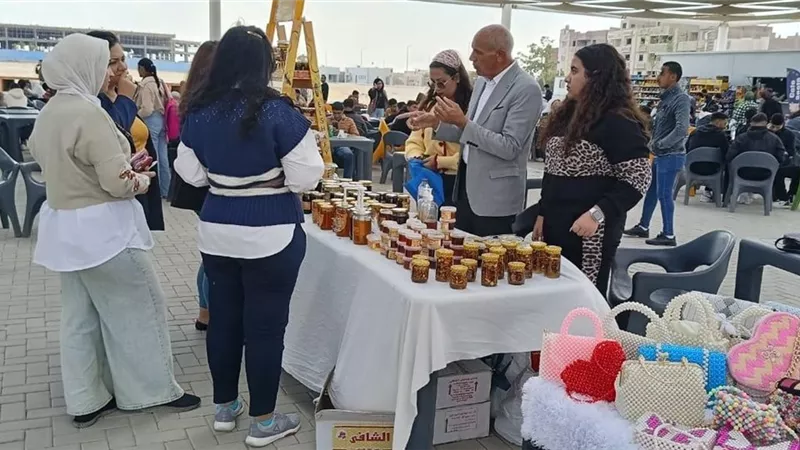 «أيادي مصر» بالمنيا تقيم معرضًا تسويقيًا للحرف اليدوية بجامعة دراية 
