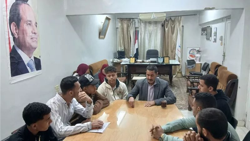 «العمل»: إلحاق عدد من الشباب ببرامج تدريبية متخصصة داخل المنشآت الخدمية
