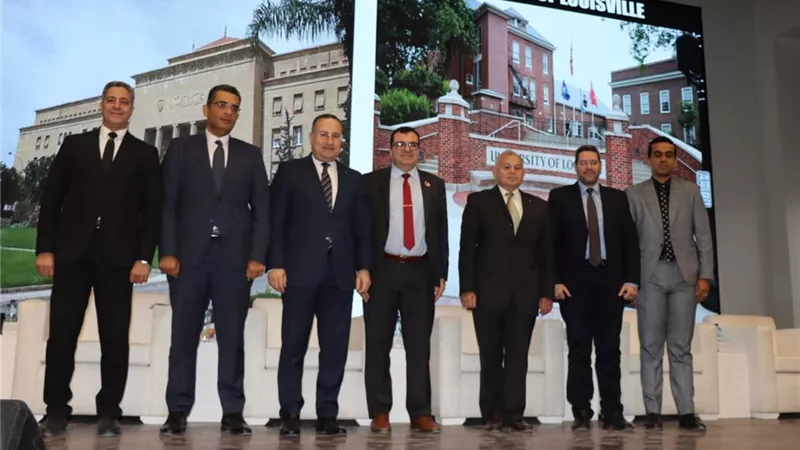 جامعة الإسكندرية تستقبل رئيس قسم الهندسة الحيوية بجامعة لويفل الأمريكية