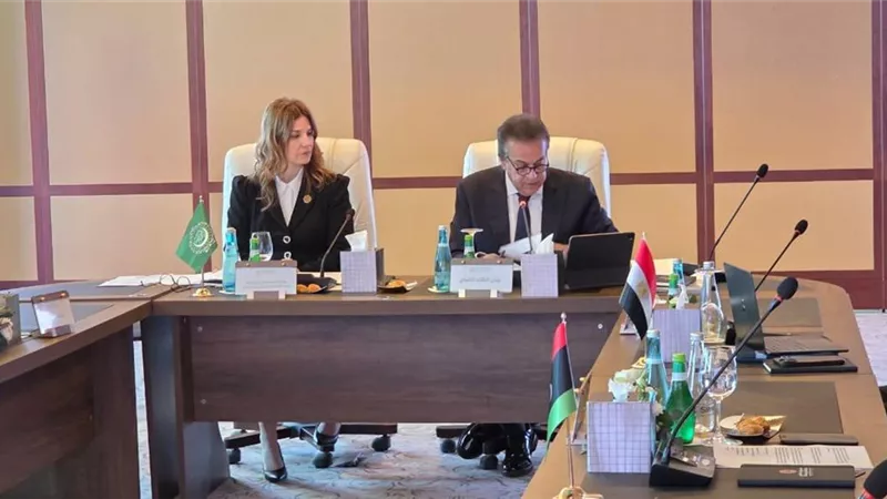 عبدالغفار: توحيد الرؤى الصحية العربية ضرورة لمواجهة التحديات المشتركة 