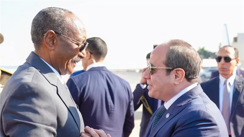 «سونا»: الرئيس السيسي يستقبل عبدالفتاح البرهان لدى وصوله للقاهرة