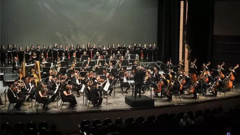 «الصعيدى» يقود السيمفونى فى أعمال «الكريسماس» على المسرح الكبير