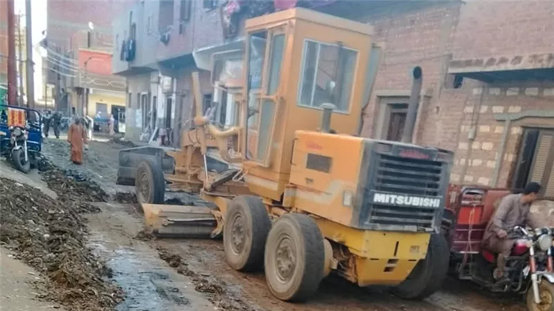 رفع أكثر من 65 طن مخلفات لتحسين مستوى الخدمات بالفشن ببني سويف