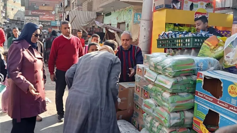 تحرير 529 مخالفة .. محافظ المنيا يتابع حملات مكبرة لإزالة الإشغالات