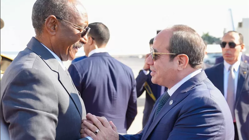 مصر تحدد خطوطها الحمراء في السودان وتدعو لوقف إطلاق النار