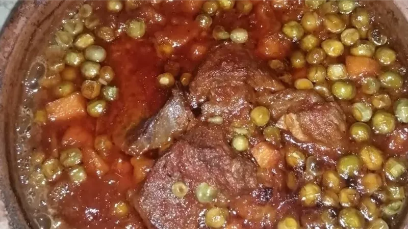 طريقة عمل البسلة باللحمة خطوة بخطوة للغداء والعزومات