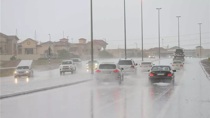 الإمارات في حالة تأهب قصوى لمواجهة العاصفة المطرية والتقلبات الجوية