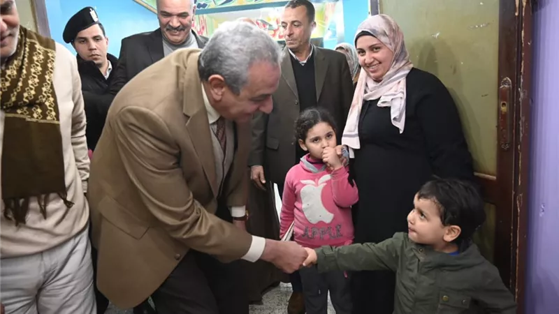 محافظ الغربية يقتحم قرى السنطة لضمان 