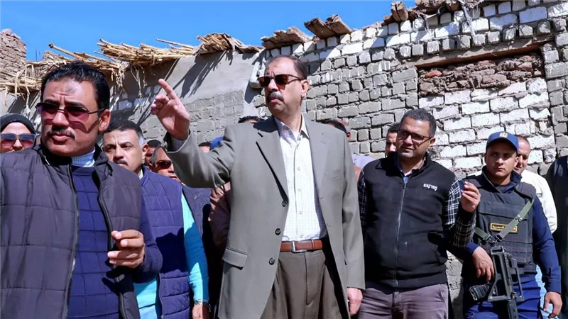 محافظ سوهاج يحيل العاملين بمركز شاب قرية عنيبس للتحقيق