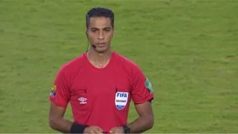أمين عمر يدير مواجهة الهلال والنجمة بطاقم مصري كامل