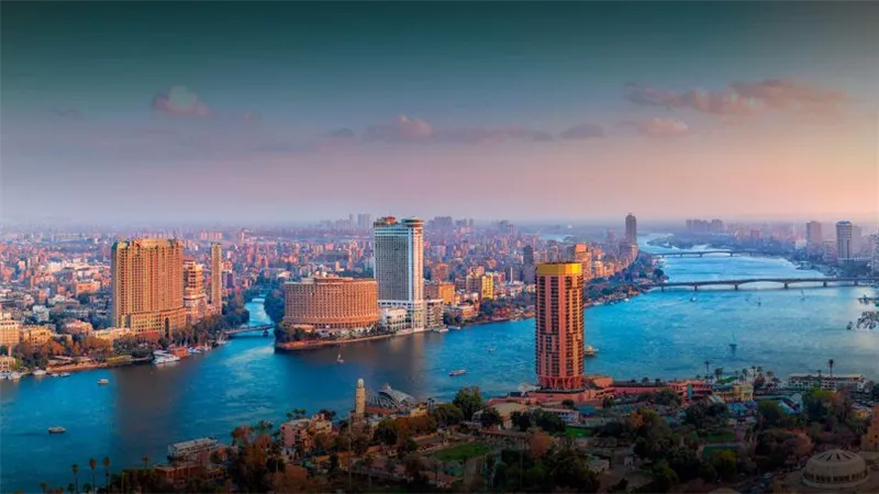 جناحا النهضة.. «السياحة والصادرات» يقودان الاقتصاد المصري إلى بر الأمان