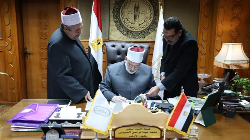 الأزهر يدعم فلسطين.. «الضويني» يعتمد نتيجة الشهادة الثانوية لمعاهد فلسطين 