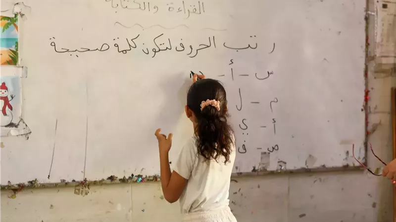رجب عودة: يفضل تأجيل تدريس اللغة الأجنبية للأطفال حتى الصف الأول الإعدادي