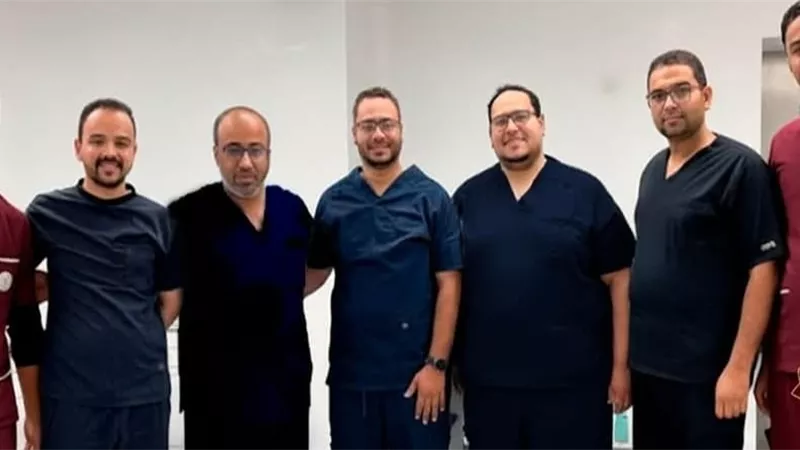 فريق طبي يعيد طفلة للحياة بعد توقف قلبها واستئصال خراج من الرئة بالأقصر