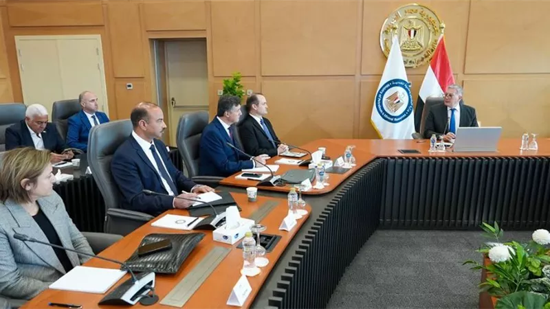 وزير البترول يعلن خطة خمسية وإنتاج الغاز 4.2 مليار قدم يوميا