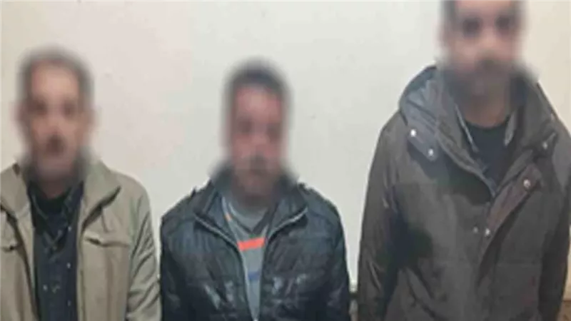 ضبط 3 أشخاص لمحاولتهم التأثير على الناخبين بمحيط لجنة انتخابية بالغربية 