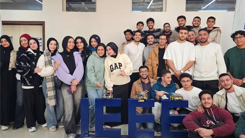 عميد هندسة المنصورة الأهلية يكرم الفائزين في مسابقات IEEE CAMP الطلابية