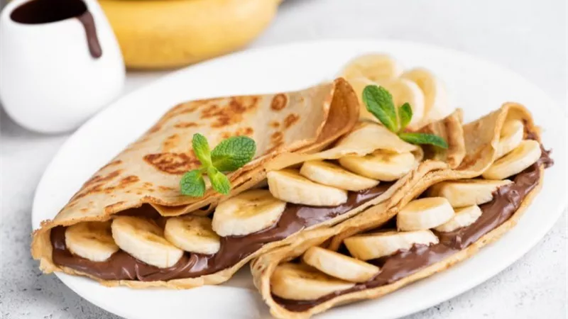 طريقة عمل الكريب.. وجبة غداء متكاملة وتحلية لذيذة