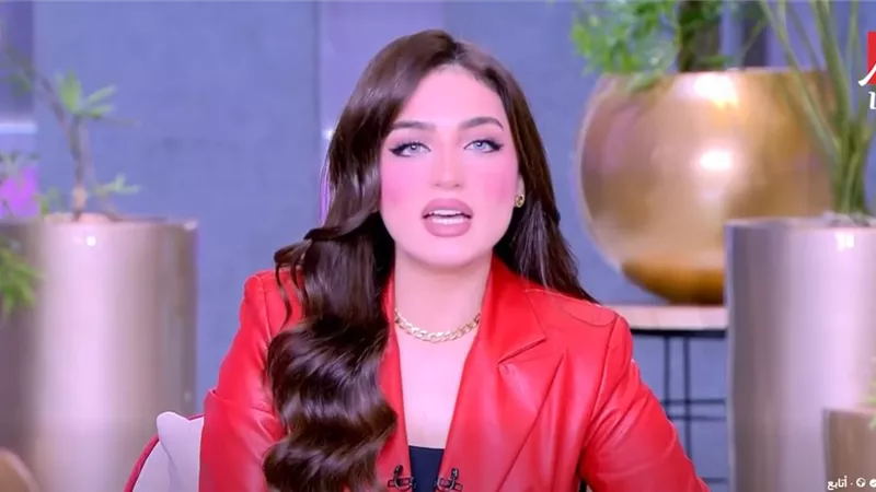 ياسمين عز تدافع عن فيلم الست وترد على منتقدي موسم الرياض