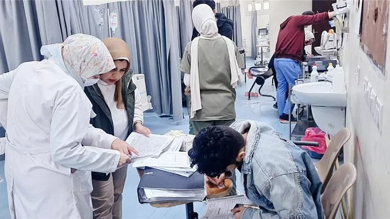 «الصيدلة الإكلينيكية» تواصل متابعة جودة العلاج وبرامج التدريب ببني سويف