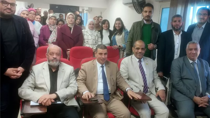 رئيس جامعة أسيوط التكنولوجية يلتقي وكيل وزارة المالية لمناقشة تعزيز البنوك