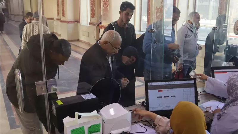 سكك حديد مصر: تخصيص شبابيك خاصة لكبار السن وذوى الهمم لحجز وصرف التذاكر