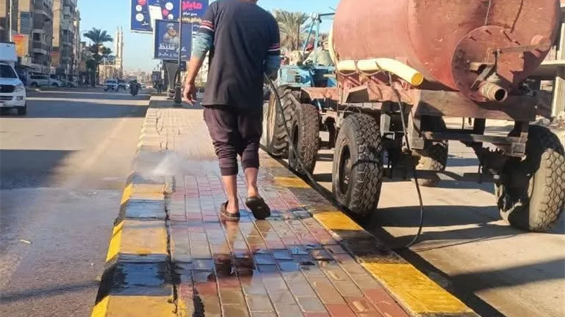 رئيس مركز ومدينة كفر الشيخ يتابع أعمال النظافة والتجميل بعدد من الشوارع