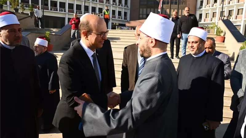  المنشاوي ووزير الاوقاف يبحثان ترسيخ الوعي المستنير لطلاب جامعة اسيوط 