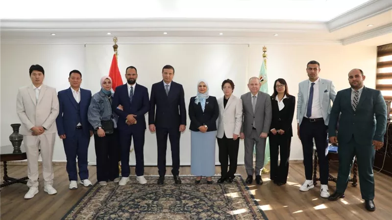 علاء فاروق يؤكد أهمية توطين صناعة مبيدات الآفات الزراعية ونقل التكنولوجيا