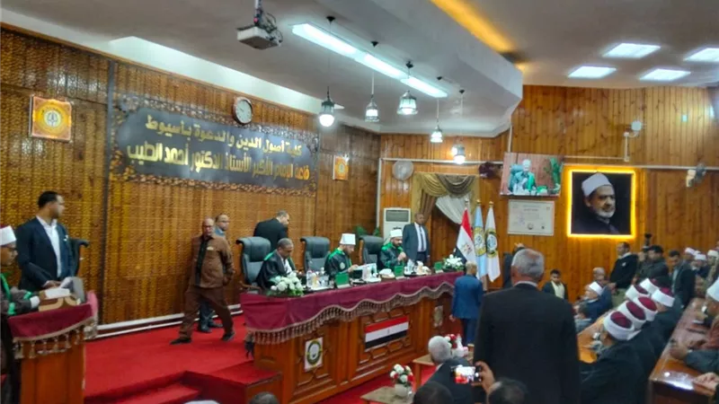 وزير الأوقاف يشهد مناقشة رسالة ماجستير في الحديث وعلومه بأسيوط 