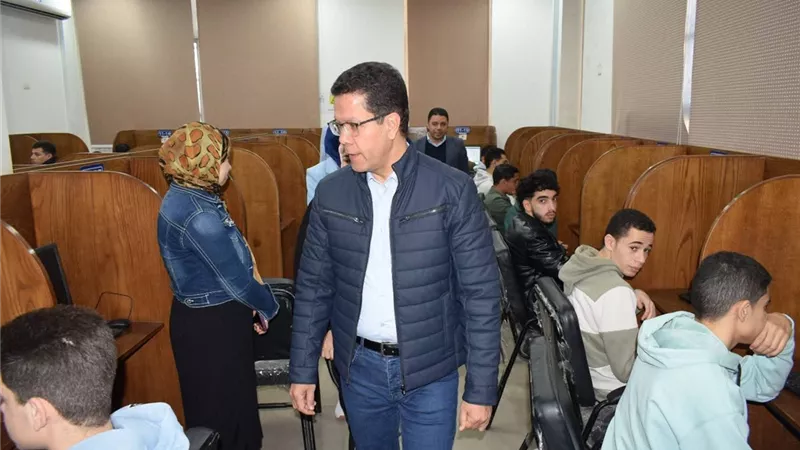 رئيس جامعة بنها يتفقد سير الامتحانات بكليتى التمريض والتربية..تفاصيل