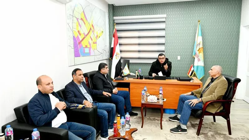 «الإسكان» تتابع تقنين 6863 طلبا بمساحة 85 ألف فدان بسفنكس