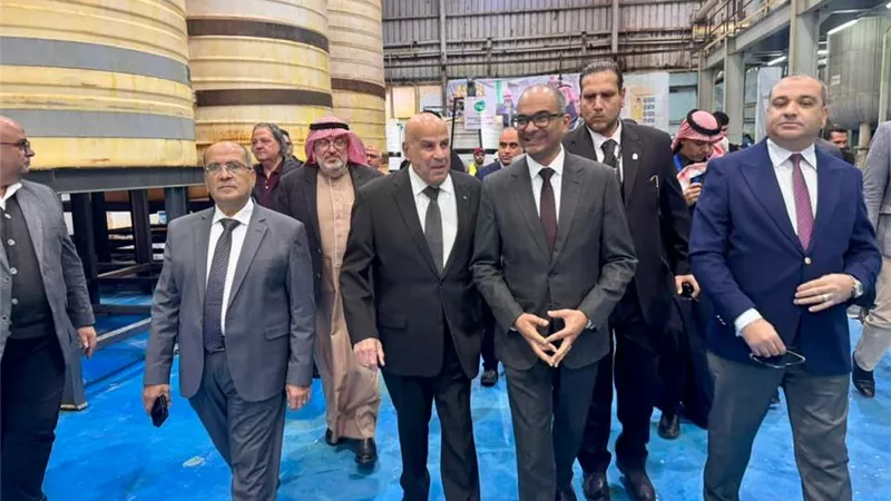 «الإسكان» تدعم تصنيع المواد الكيميائية لمحطات مياه الشرب ببدر