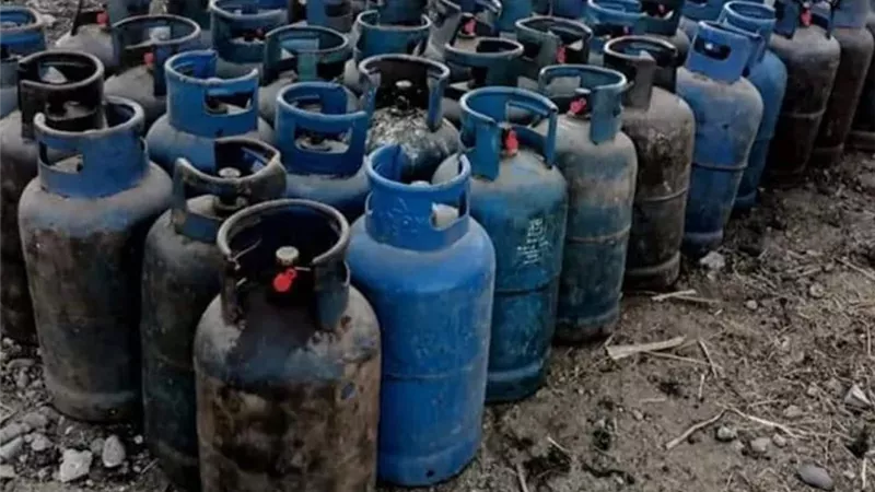 «التموين» يغلق مصنعا مخالفا لتعبئة البوتاجاز بمنطقة أبو رواش بالجيزة