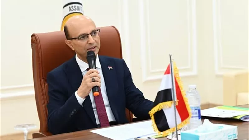 إعلان نتائج مسابقة «الطالب والطالبة المثالية» بجامعة أسيوط