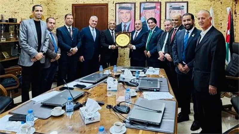 وفد «البترول المصرية» يرفع شعار «خبرة وعمل عربي مشترك» في الأردن