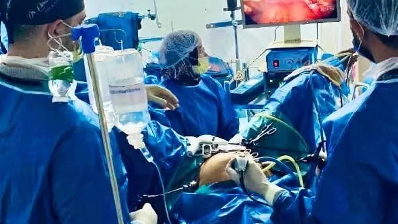 «صحة البحيرة»: إجراء تدخل جراحي متقدم لحالة بمستشفى غرب النوبارية المركزي