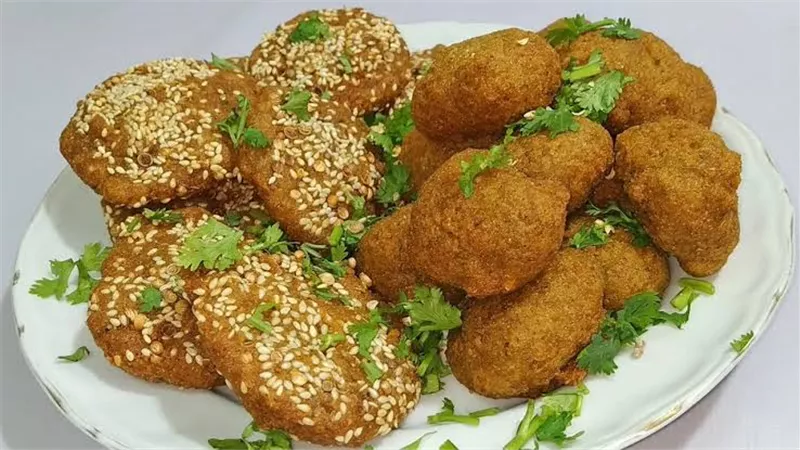 طريقة عمل الطعمية المصرية..  الأكلة الشعبية الأبرز في مصر