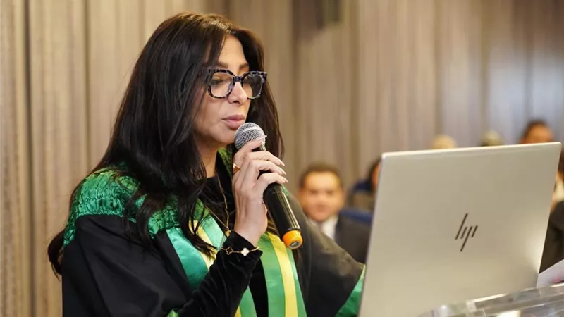 وزير الصحة  يشهد مناقشة رسالة ماجستير 