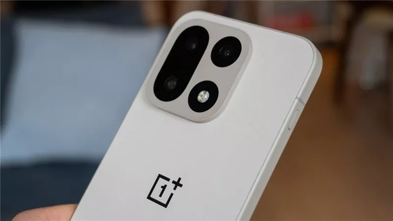 هاتف OnePlus 15R.. وحش بطارية يعيد تعريف الفئة المتوسطة العليا