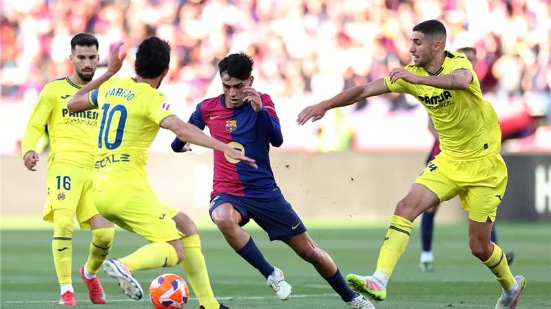 موعد مباراة برشلونة وفياريال بالدوري الإسباني والقنوات الناقلة