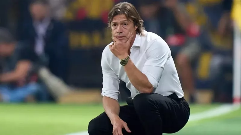 مدرب إشبيلية يهاجم التحكيم أمام ريال مدريد ويطالب بالتسجيل الصوتي للحكام