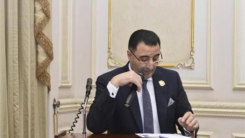 رئيس برلمانية المؤتمر يوافق على تعديل قانون الكهرباء