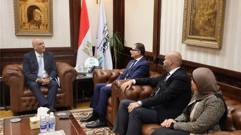 «تنمية المشروعات» يضخ 750 مليون جنيه تمويلات تأجير تمويلي وتخصيم  