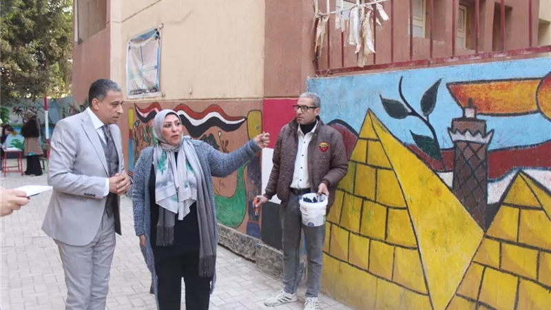 «مدارس بلا رواكد».. مدير تعليم الجيزة يتابع معدلات تنفيذ المبادرة 