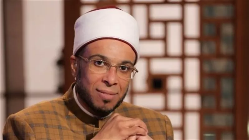 محمد أبو بكر: القانون الإلهي ليس للضغط بل كتالوج التشغيل الصحيح للنفس 
