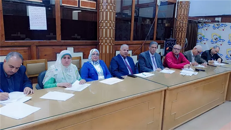 «تعليم الفيوم» يختار قيادات شابة لقيادة المدارس ضمن مبادرة «الألف معلم»