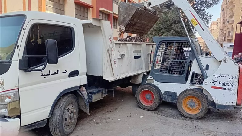 محافظ الجيزة يتابع أعمال رفع كفاءة شارع العروبة | صور